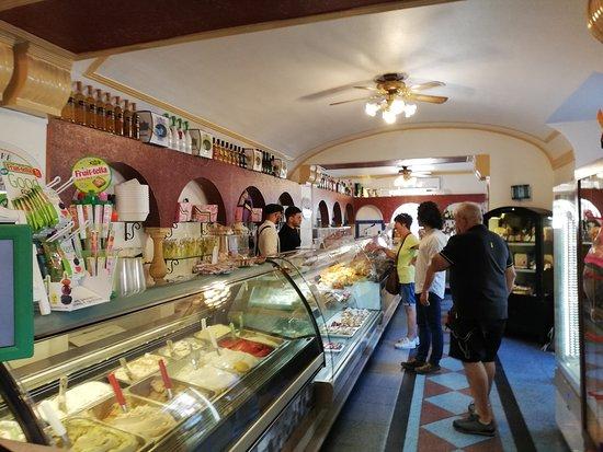 Cafe Lucca